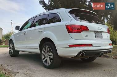 Внедорожник / Кроссовер Audi Q7 2015 в 