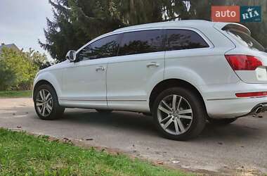 Внедорожник / Кроссовер Audi Q7 2015 в 