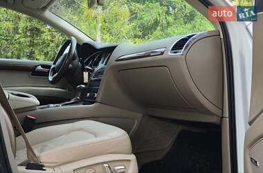 Внедорожник / Кроссовер Audi Q7 2015 в 