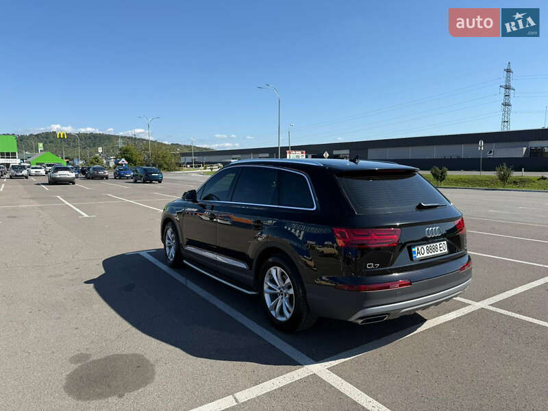 Внедорожник / Кроссовер Audi Q7 2017 в Мукачево