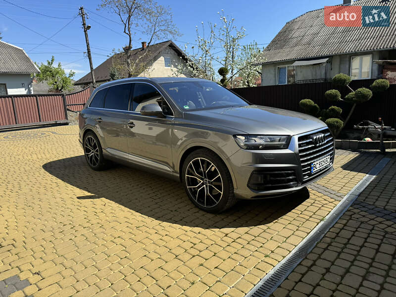 Внедорожник / Кроссовер Audi Q7 2015 в Стрые