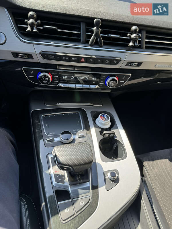 Внедорожник / Кроссовер Audi Q7 2015 в Стрые