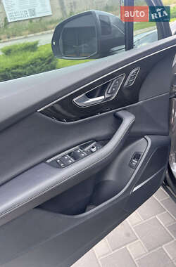 Внедорожник / Кроссовер Audi Q7 2023 в 