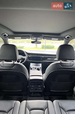 Внедорожник / Кроссовер Audi Q7 2023 в 