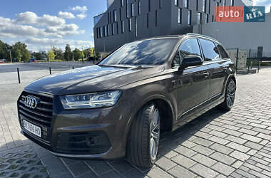 Позашляховик / Кросовер Audi Q7 2016 в 