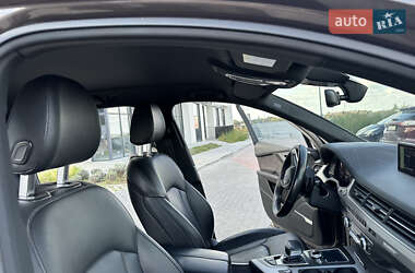 Позашляховик / Кросовер Audi Q7 2016 в 
