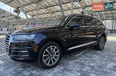 Внедорожник / Кроссовер Audi Q7 2017 в 