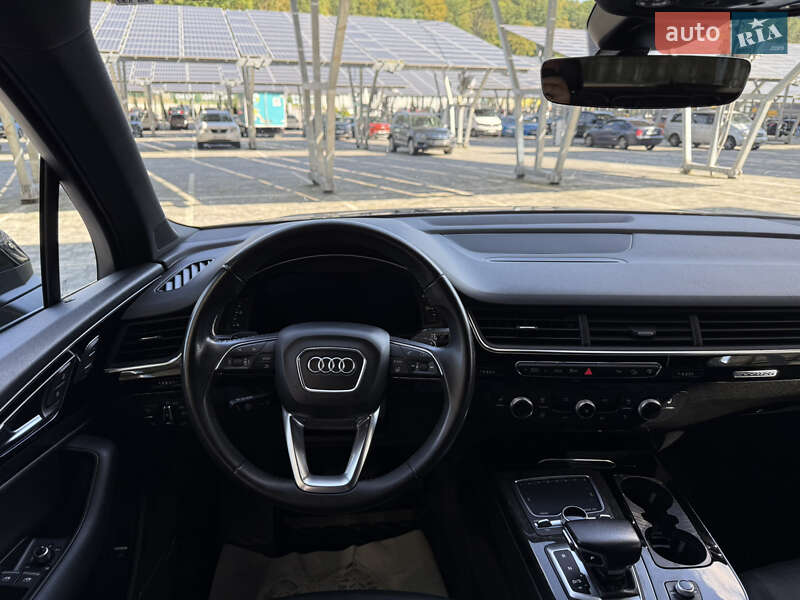 Позашляховик / Кросовер Audi Q7 2017 в Львові