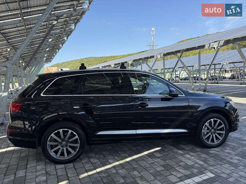 Позашляховик / Кросовер Audi Q7 2017 в Львові