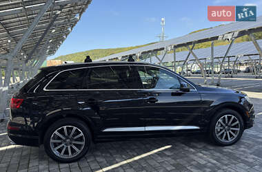 Внедорожник / Кроссовер Audi Q7 2017 в 