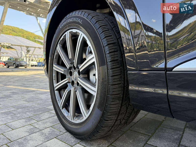 Позашляховик / Кросовер Audi Q7 2017 в Львові