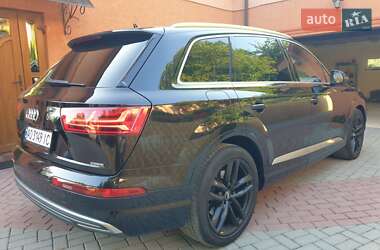 Внедорожник / Кроссовер Audi Q7 2016 в 