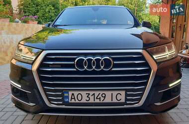 Внедорожник / Кроссовер Audi Q7 2016 в 