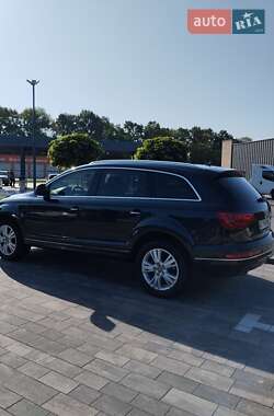 Позашляховик / Кросовер Audi Q7 2010 в 