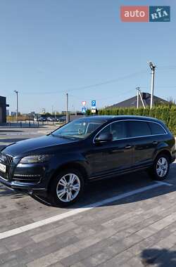 Позашляховик / Кросовер Audi Q7 2010 в Рованцях