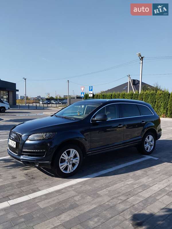 Позашляховик / Кросовер Audi Q7 2010 в 