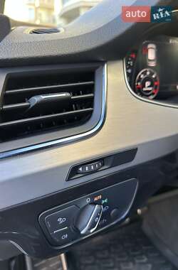 Позашляховик / Кросовер Audi Q7 2018 в 