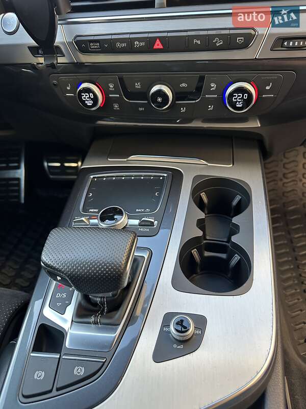 Позашляховик / Кросовер Audi Q7 2018 в Києві