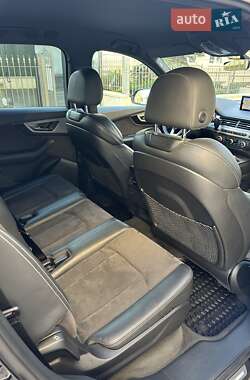 Позашляховик / Кросовер Audi Q7 2018 в 