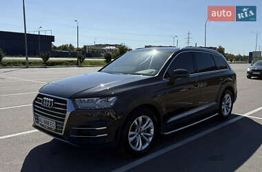 Внедорожник / Кроссовер Audi Q7 2017 в Мукачево