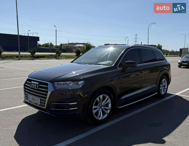 Внедорожник / Кроссовер Audi Q7 2017 в Мукачево