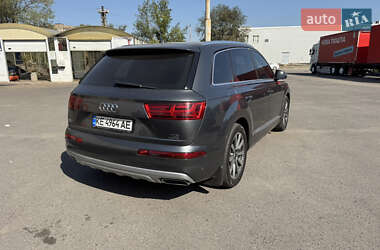 Внедорожник / Кроссовер Audi Q7 2016 в 