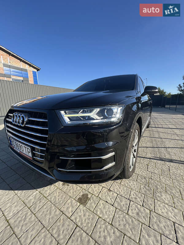 Позашляховик / Кросовер Audi Q7 2017 в Городку