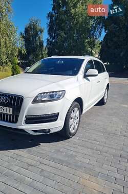 Позашляховик / Кросовер Audi Q7 2013 в  фото 32 Позашляховик / Кросовер Audi Q7 2013 в