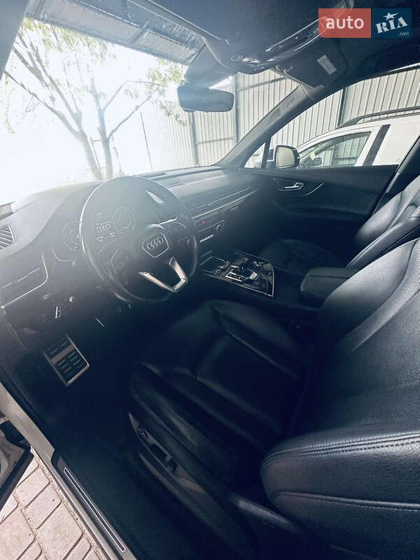 Внедорожник / Кроссовер Audi Q7 2016 в Одессе
