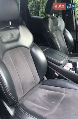 Внедорожник / Кроссовер Audi Q7 2015 в 