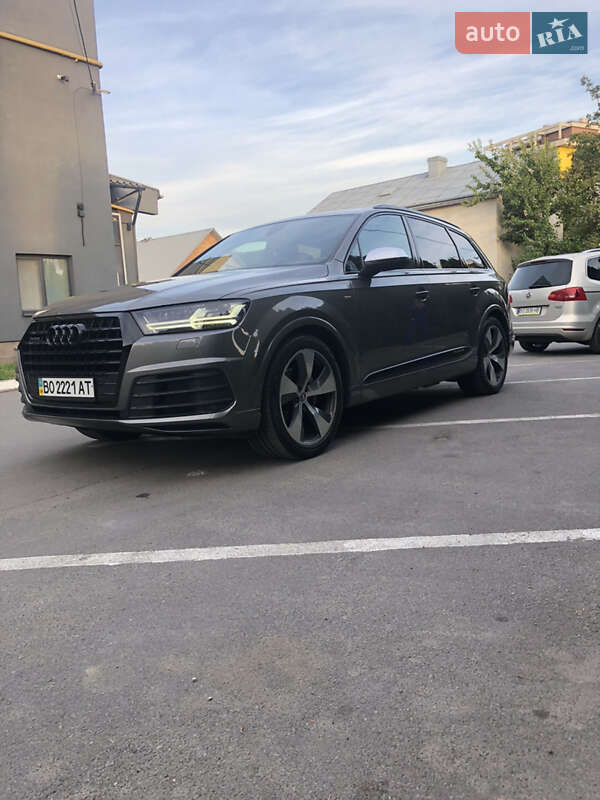 Позашляховик / Кросовер Audi Q7 2015 в Тернополі