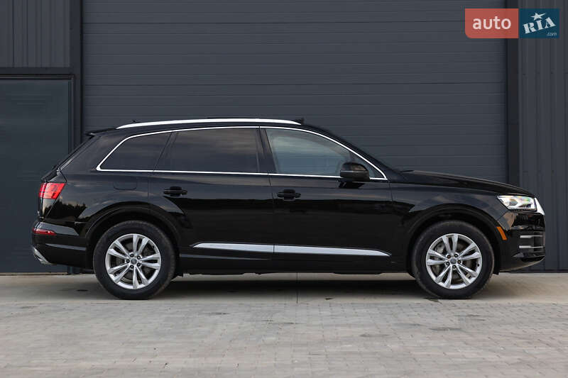 Внедорожник / Кроссовер Audi Q7 2016 в Дубно