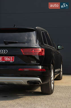 Внедорожник / Кроссовер Audi Q7 2016 в 