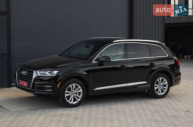 Внедорожник / Кроссовер Audi Q7 2016 в 
