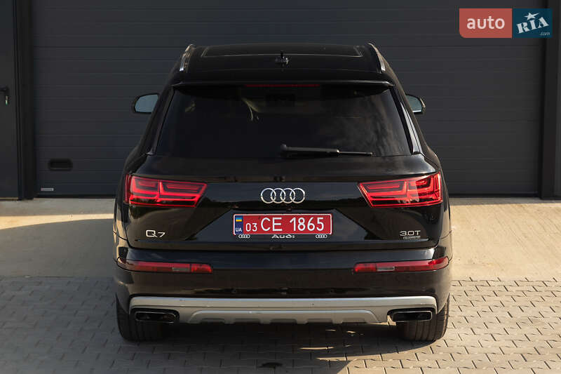 Внедорожник / Кроссовер Audi Q7 2016 в Дубно