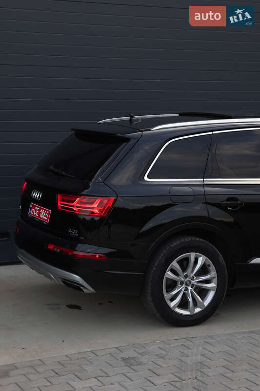 Внедорожник / Кроссовер Audi Q7 2016 в Дубно