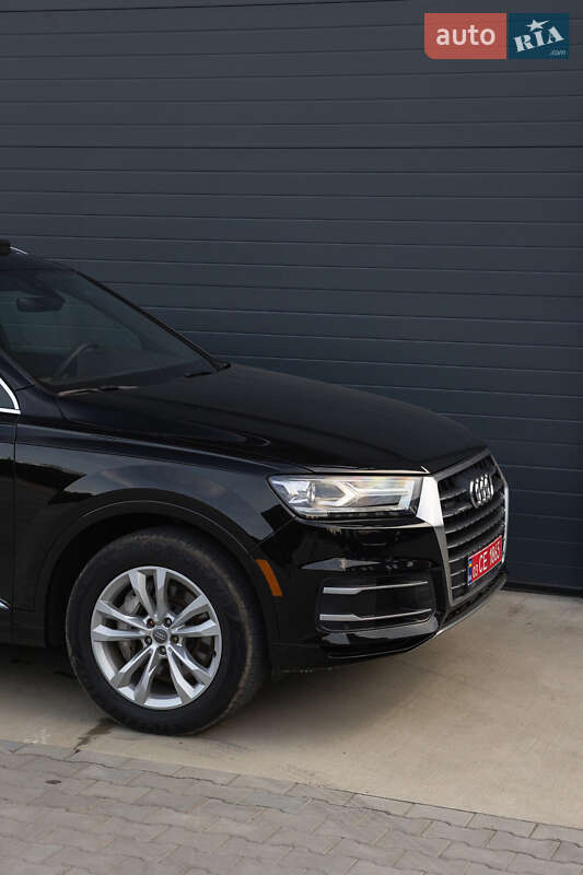 Внедорожник / Кроссовер Audi Q7 2016 в Дубно