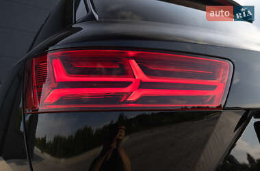 Внедорожник / Кроссовер Audi Q7 2016 в 