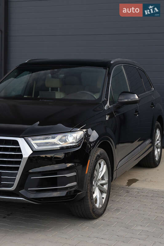 Внедорожник / Кроссовер Audi Q7 2016 в Дубно
