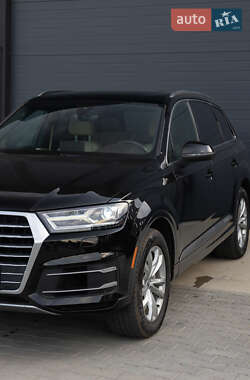 Внедорожник / Кроссовер Audi Q7 2016 в 
