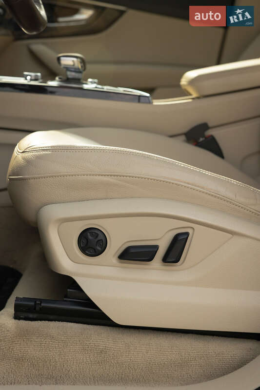 Внедорожник / Кроссовер Audi Q7 2016 в Дубно