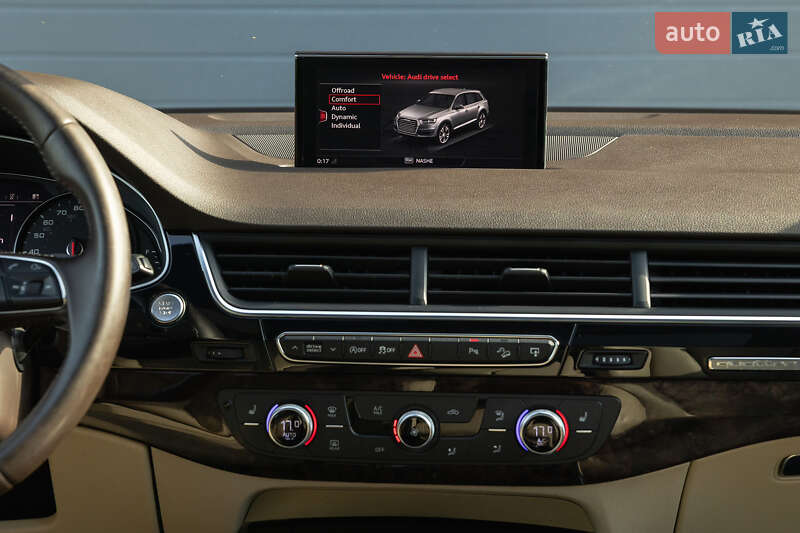 Внедорожник / Кроссовер Audi Q7 2016 в Дубно