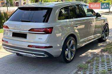 Внедорожник / Кроссовер Audi Q7 2020 в 