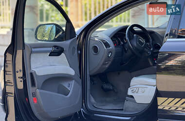 Позашляховик / Кросовер Audi Q7 2009 в 