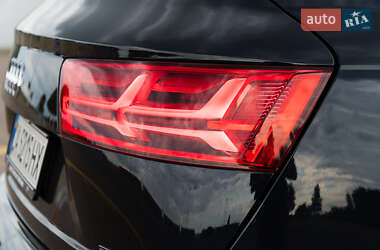Позашляховик / Кросовер Audi Q7 2016 в 