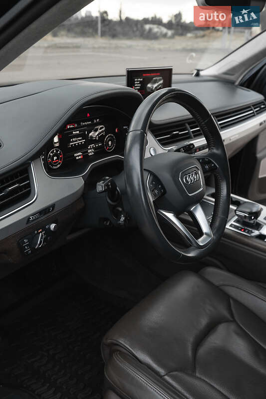 Позашляховик / Кросовер Audi Q7 2016 в Черкасах