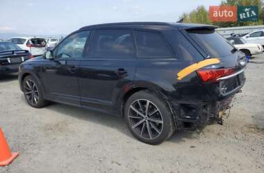 Позашляховик / Кросовер Audi Q7 2021 в 