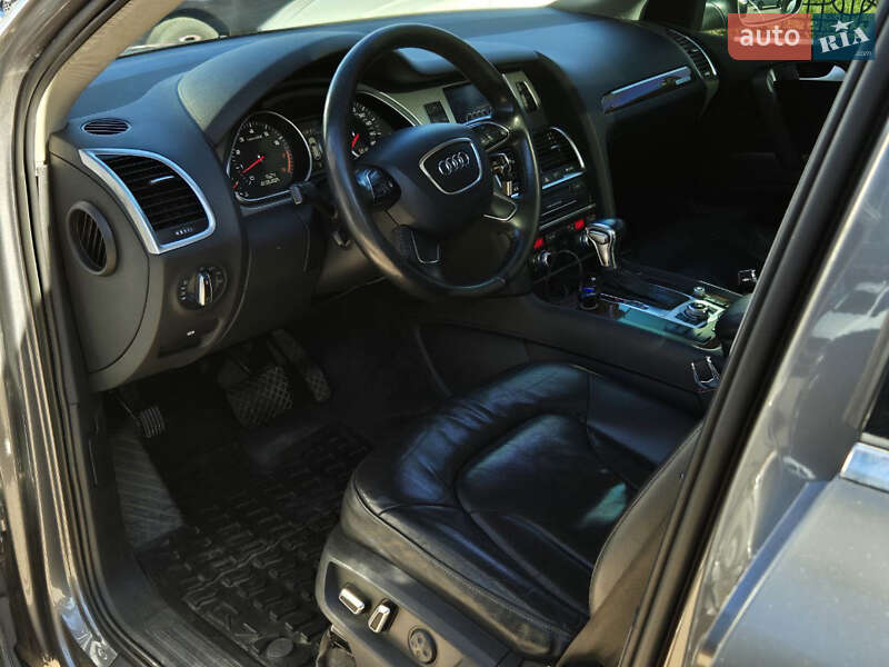 Позашляховик / Кросовер Audi Q7 2012 в Києві