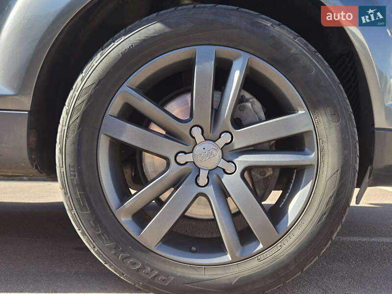 Позашляховик / Кросовер Audi Q7 2012 в Києві