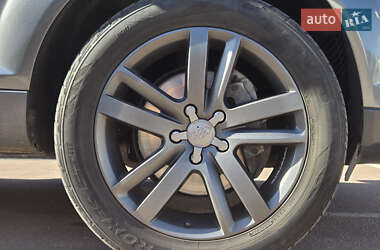 Внедорожник / Кроссовер Audi Q7 2012 в 
